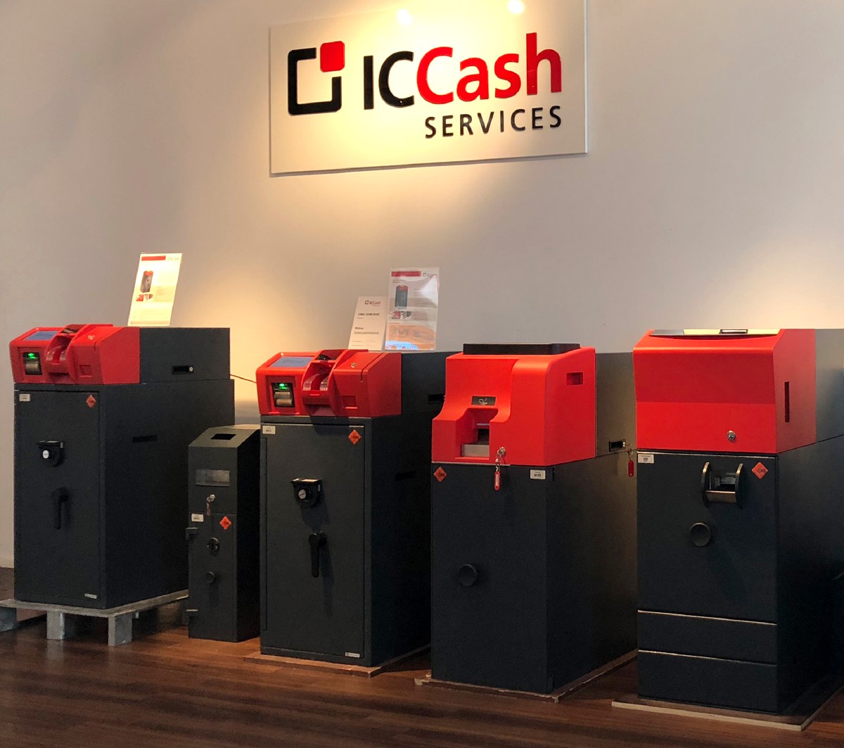 IC Cash Einzahlsysteme im Showroom